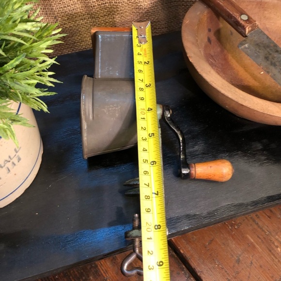 Victoria VTG Antique Hand Crank Grater Farmhouse Kitchen Home Decor Tool - Picture 14 of 16